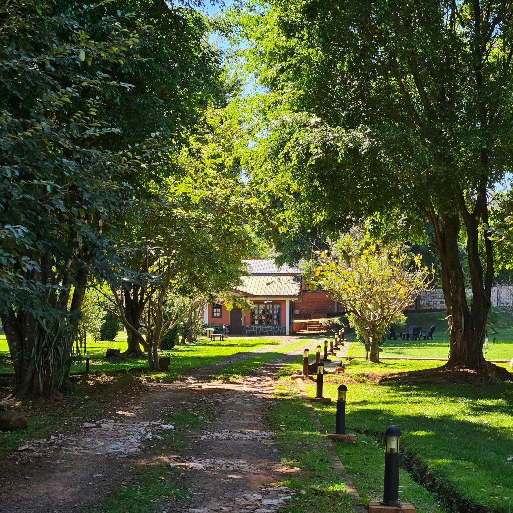 Cabanas El Refugio Del Mensu Puerto Iguazú Buitenkant foto