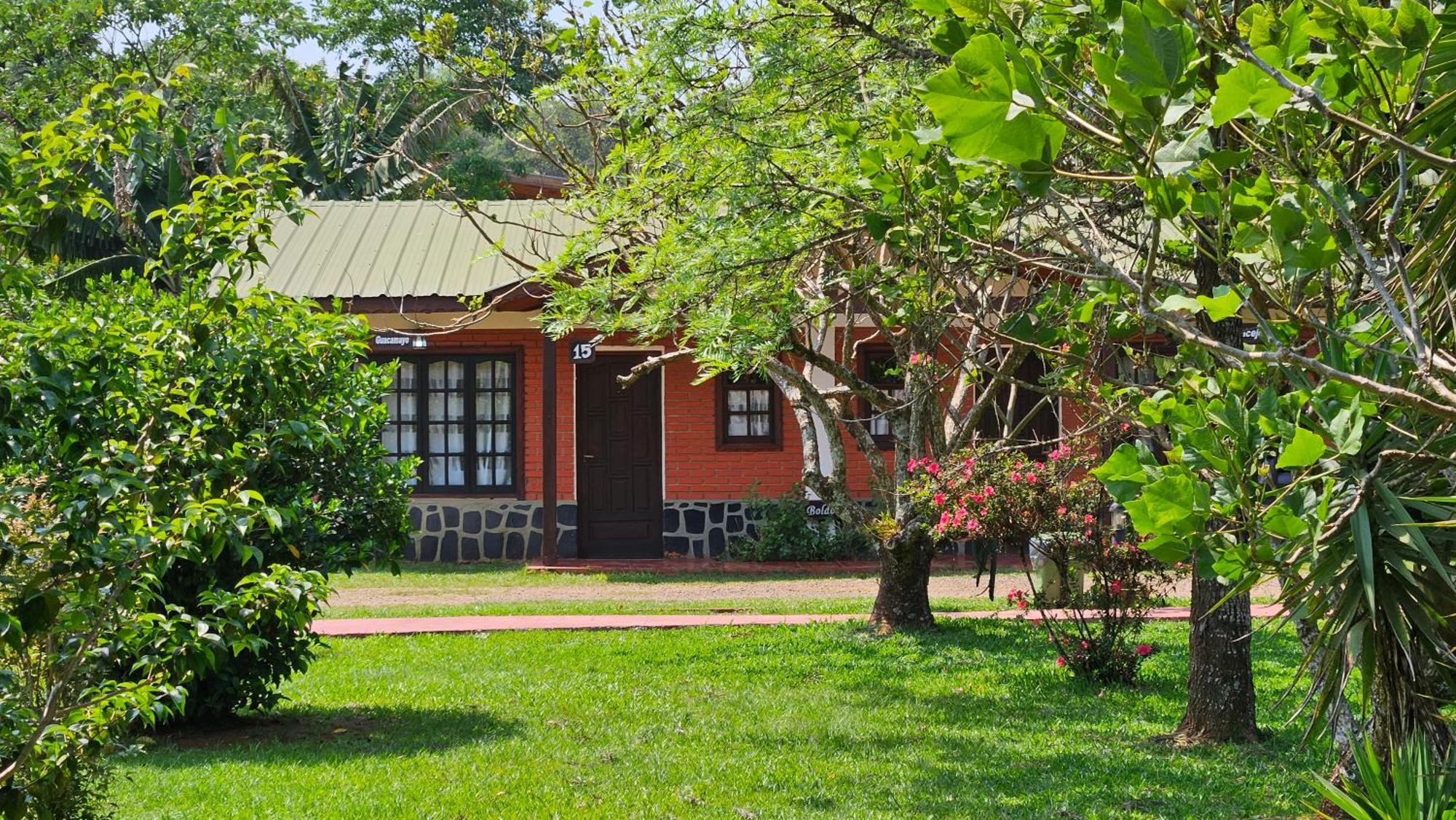 Cabanas El Refugio Del Mensu Puerto Iguazú Buitenkant foto