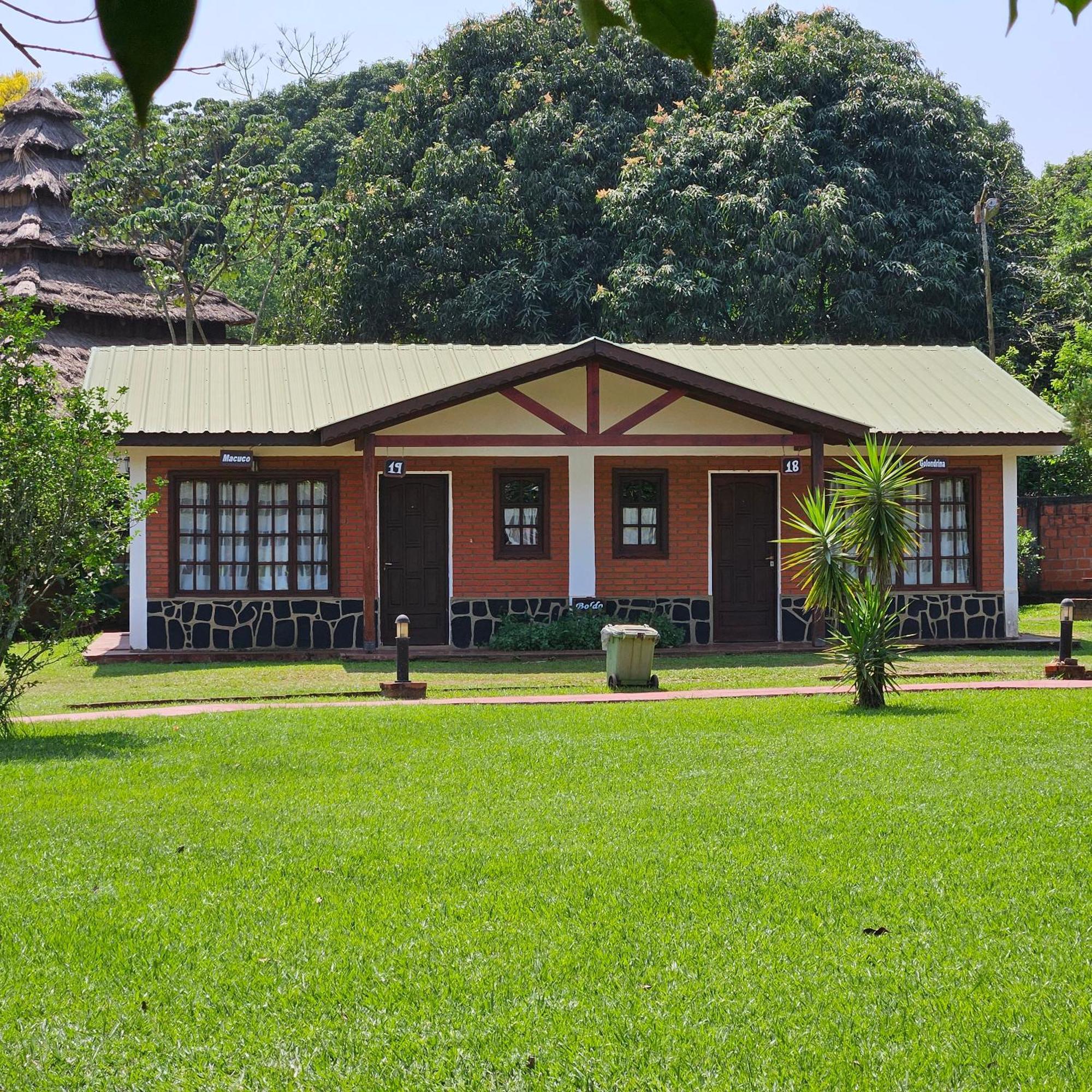 Cabanas El Refugio Del Mensu Puerto Iguazú Buitenkant foto